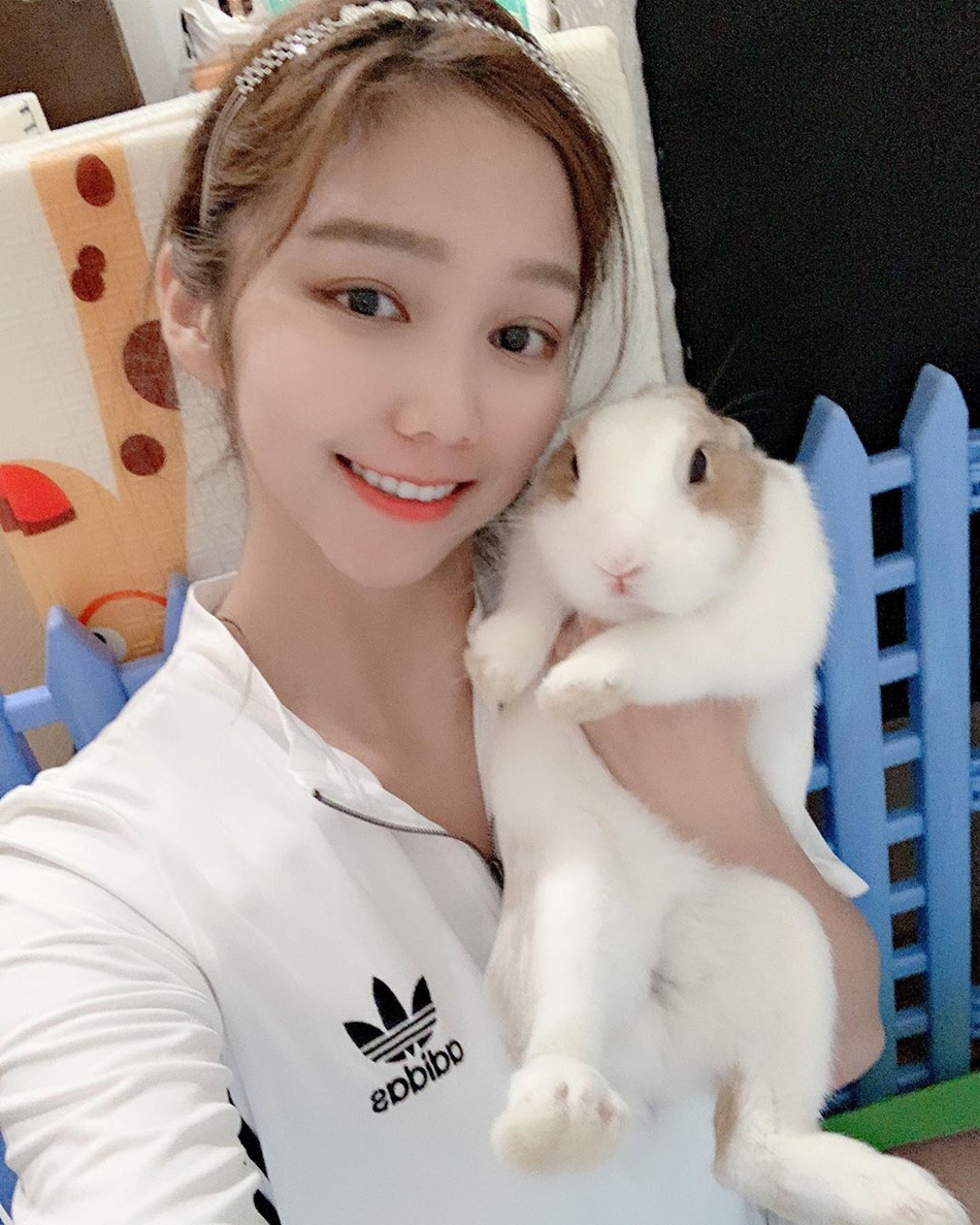 175长腿美女！ 魔鬼身形+甜美脸庞