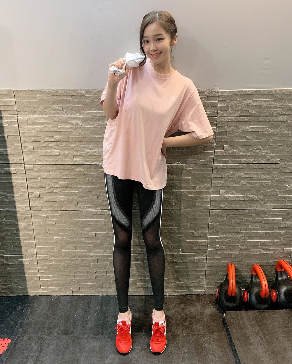 175长腿美女！ 魔鬼身形+甜美脸庞