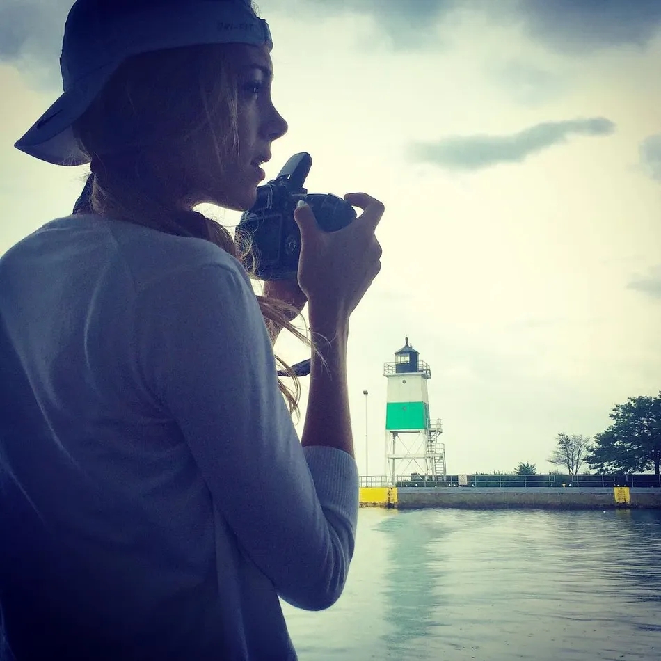 霍纳赛克女儿再出绝美球衣照！这长腿！这颜值！爱了爱了