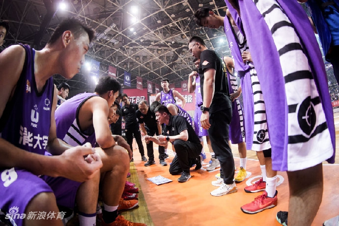 北大胜清华夺CUBA三连冠 姚明颁奖马布里现身