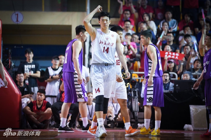 北大胜清华夺CUBA三连冠 姚明颁奖马布里现身