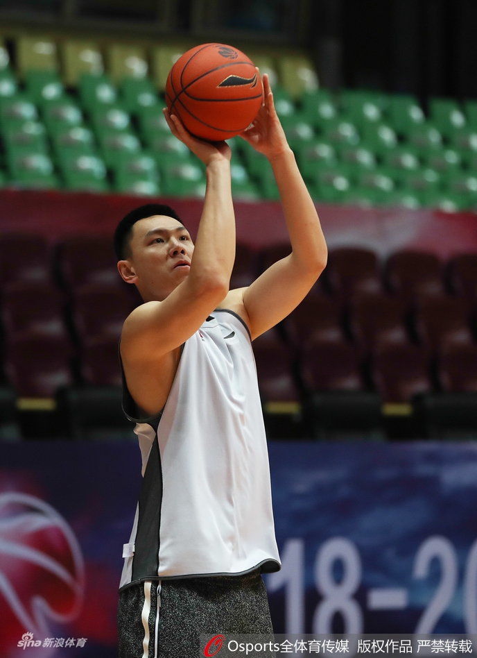 冲击9连胜！北京赛前积极训练 氛围轻松