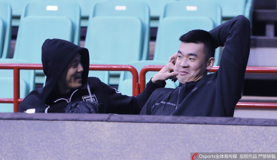 中国篮球另类七夕情人节:晓川小丁深情满满