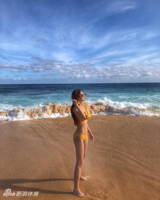 喷血！福建悍将为女友拍摄比基尼写真