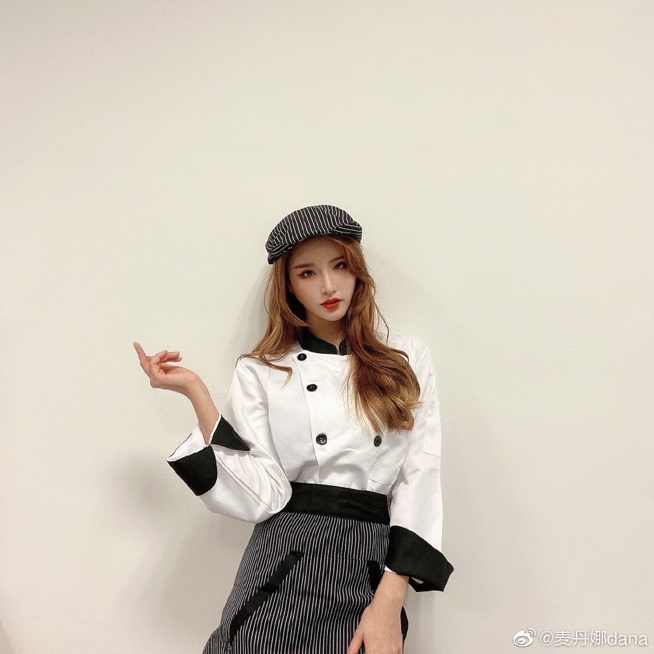 深圳啦啦队小花麦丹娜甜美私房照 是恋爱的感觉！