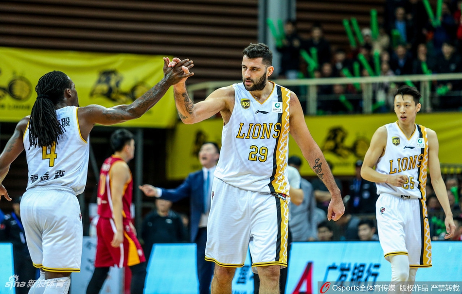 季后赛12进8：广厦103-90浙江