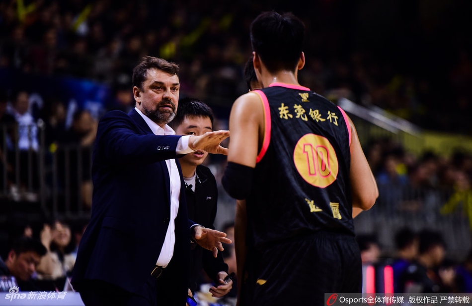 CBA1/4决赛：肯帝亚108-135广东