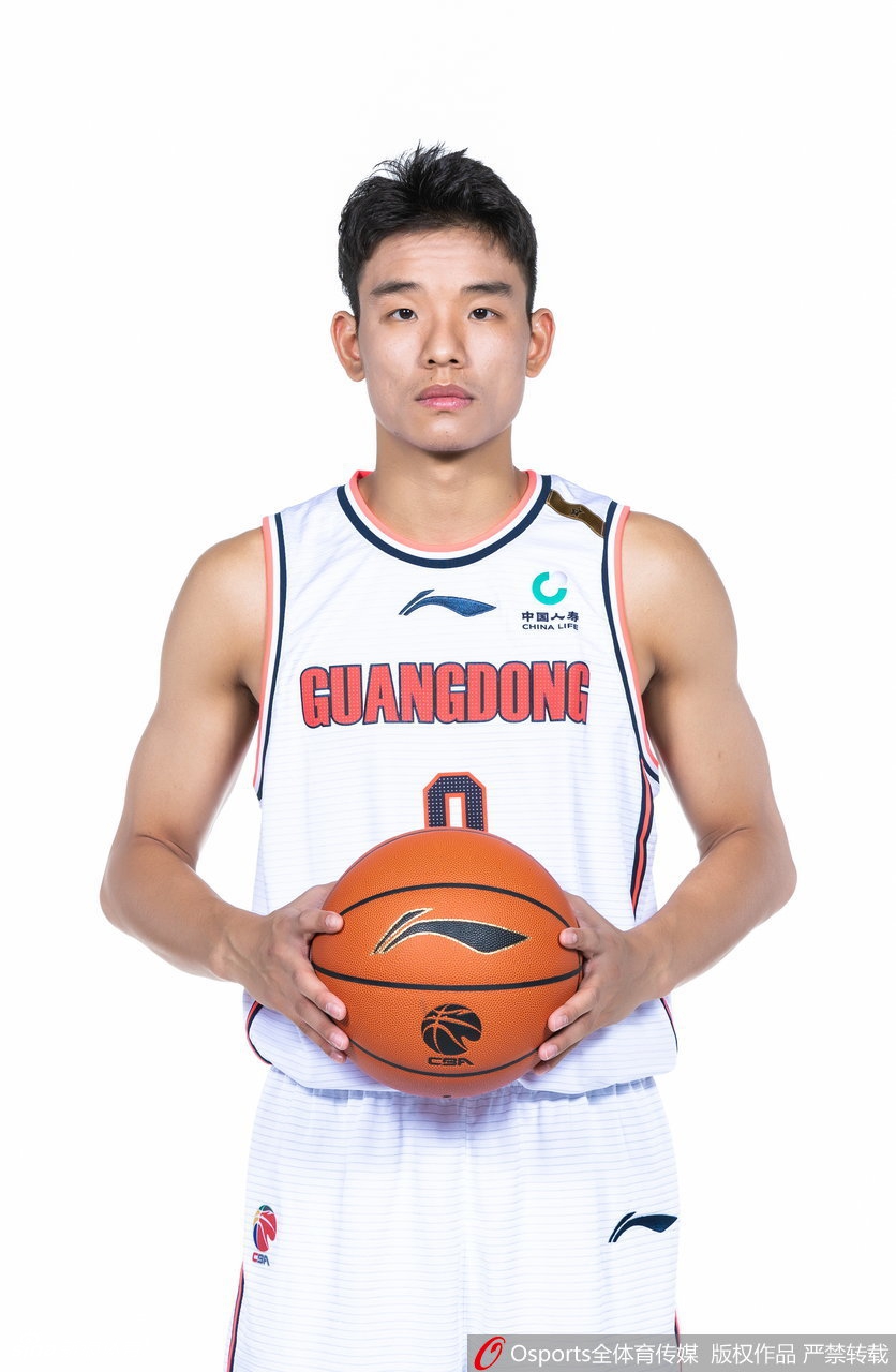 广东队新赛季定妆照出炉!