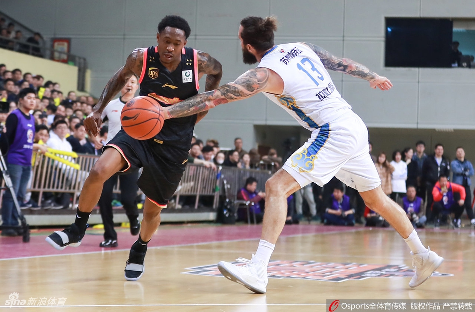CBA1/4决赛：肯帝亚108-135广东