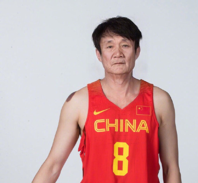 CBA球员老年版―还是打不过！