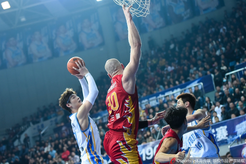 季后赛12进8:福建111-105吉林