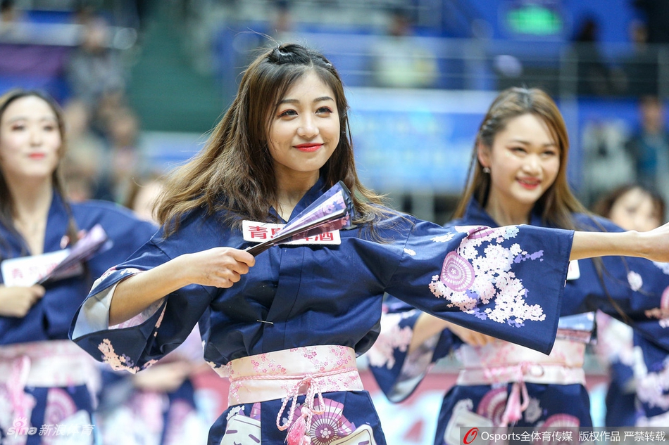 上海啦啦队花式造型温婉动人