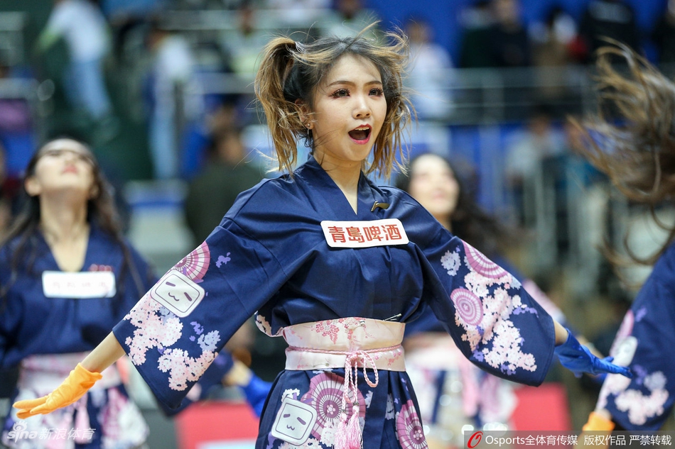 上海啦啦队花式造型温婉动人