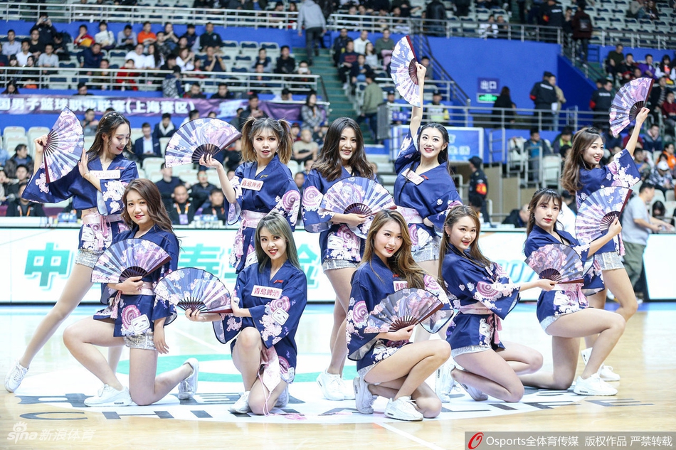 上海啦啦队花式造型温婉动人