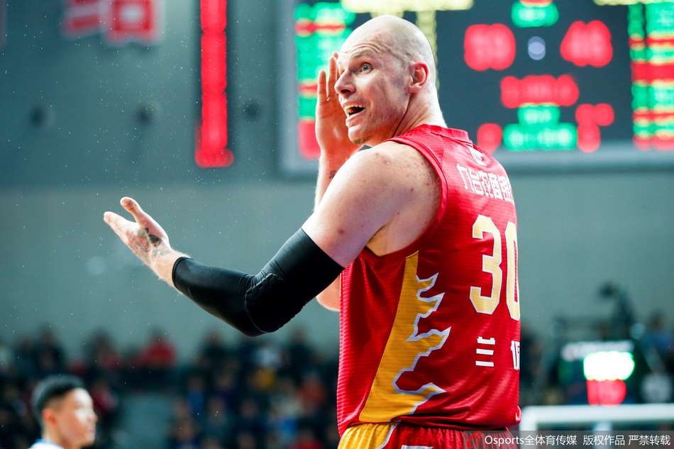 季后赛12进8:福建111-105吉林