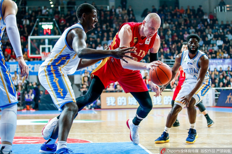 季后赛12进8:福建111-105吉林