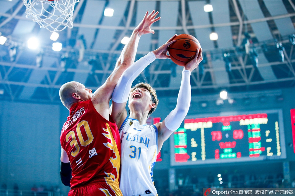 季后赛12进8:福建111-105吉林