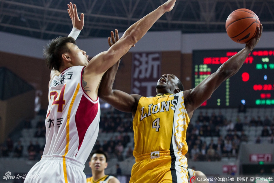 季后赛12进8:浙江vs广厦