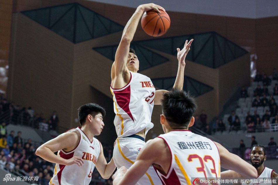 季后赛12进8:浙江vs广厦