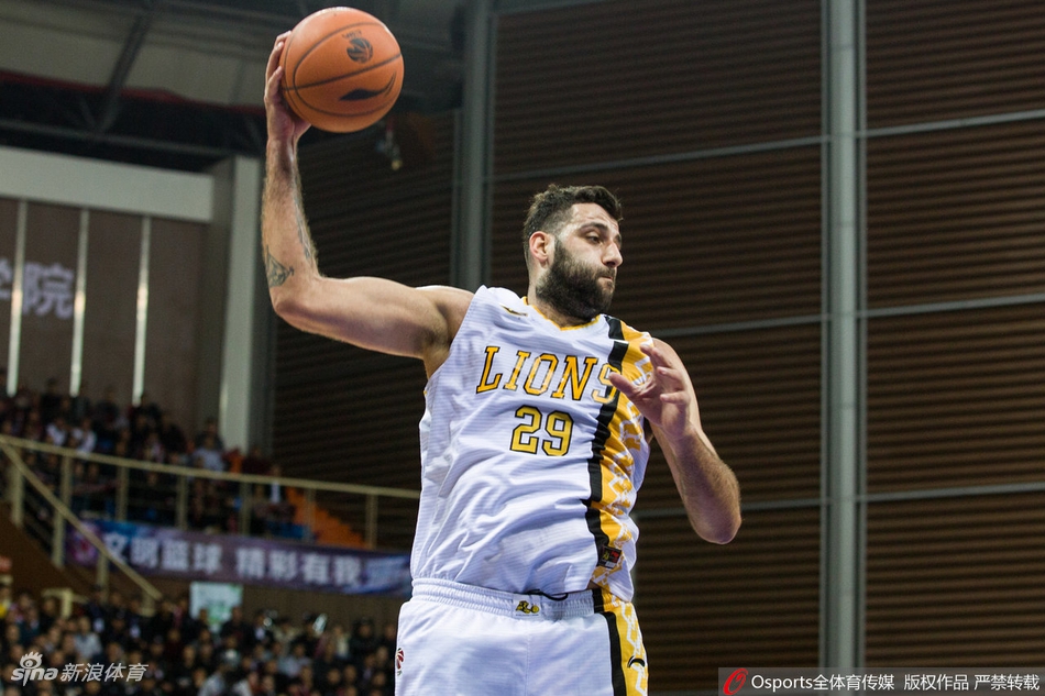 季后赛12进8：广厦103-90浙江