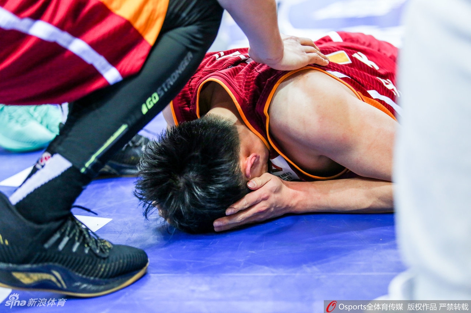 季后赛12进8：广厦103-90浙江