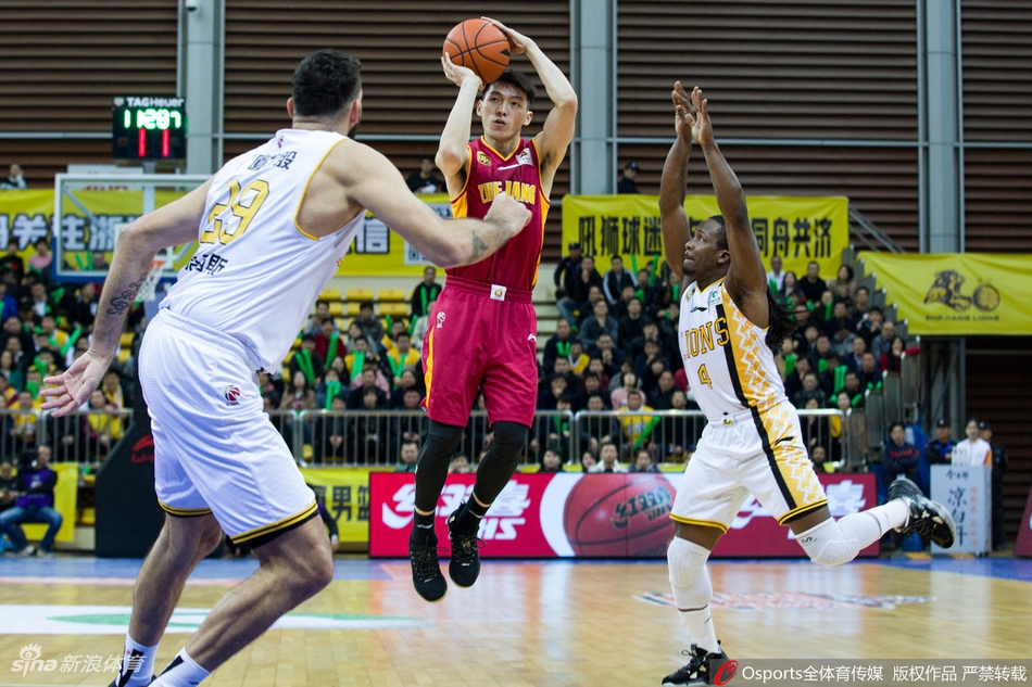 季后赛12进8：广厦103-90浙江