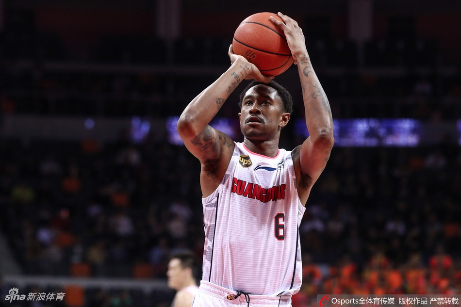 四分之一决赛：广东137-108肯帝亚