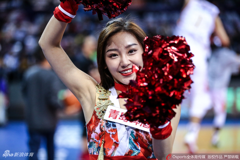 裁判!深圳啦啦队的颜值犯规了