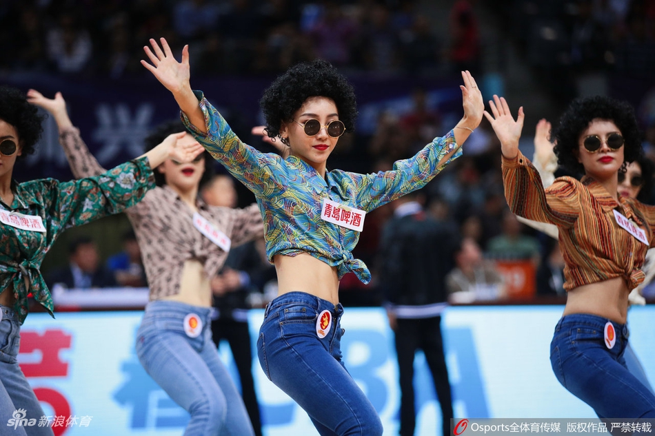 深圳遗憾告别 啦啦队最后一舞激情似火