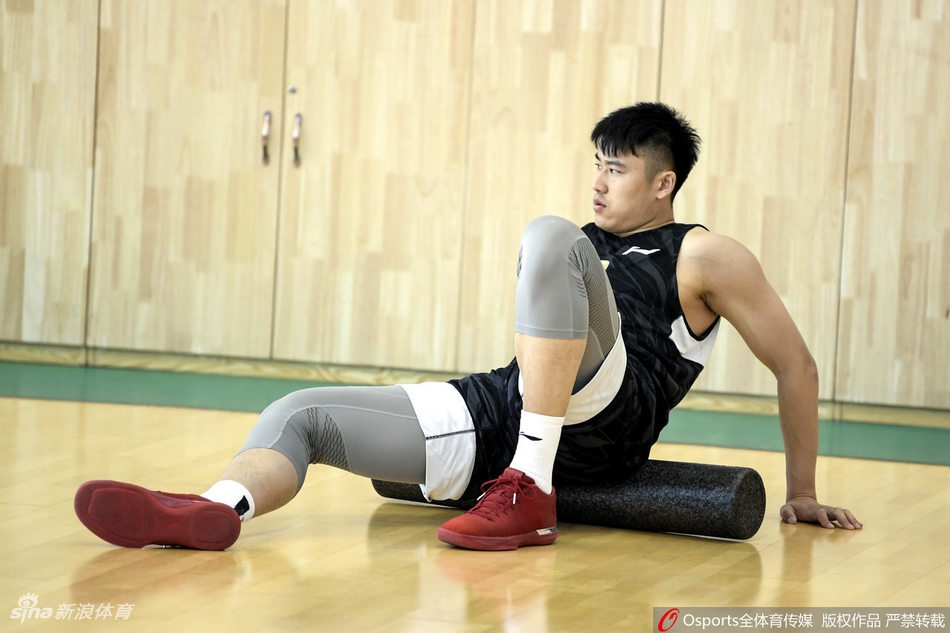 山东队公开训练课 新帅巩晓彬一丝不苟