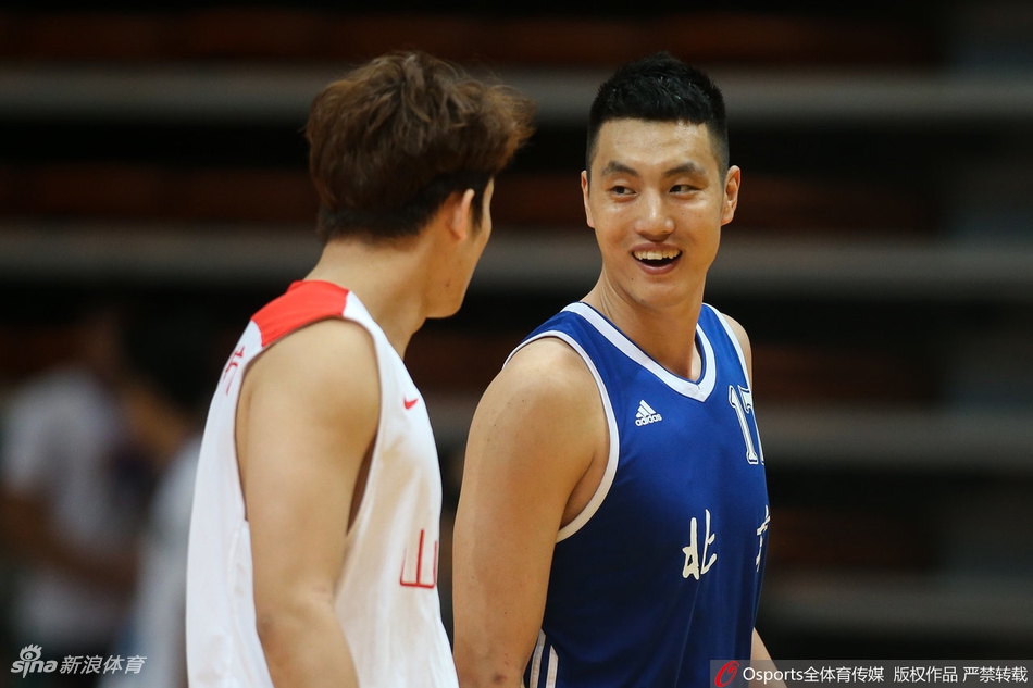 翟晓川与小丁基情满满!不愧是孩儿干爹