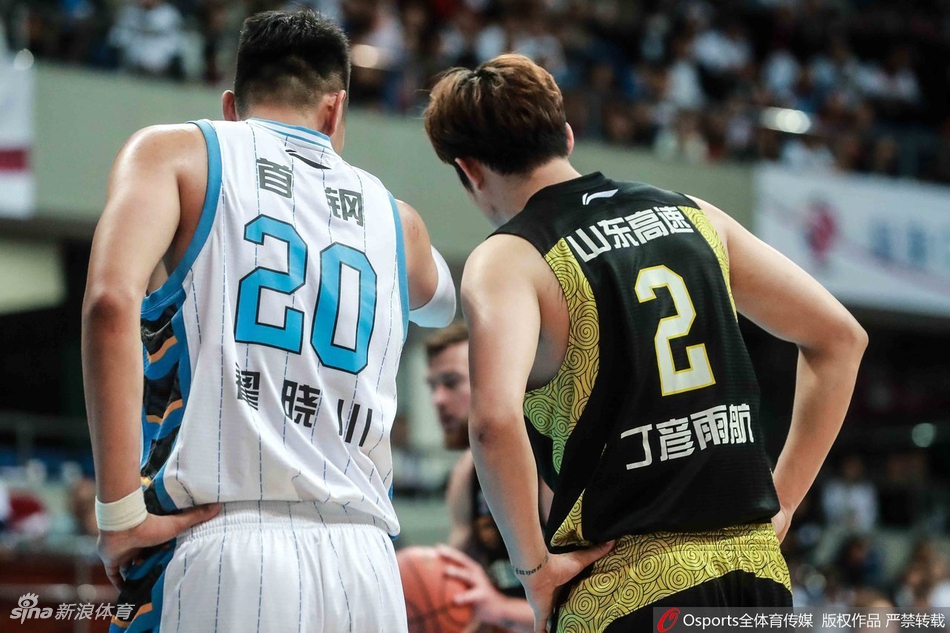 翟晓川与小丁基情满满!不愧是孩儿干爹