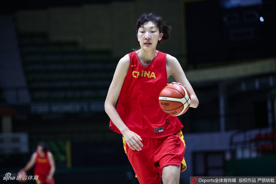 亚洲杯在即中国女篮积极备战