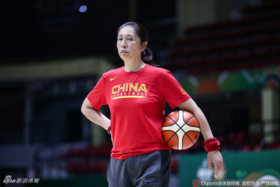 亚洲杯在即中国女篮积极备战