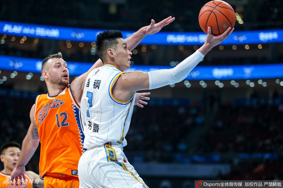 CBA第3轮:北京94-88上海