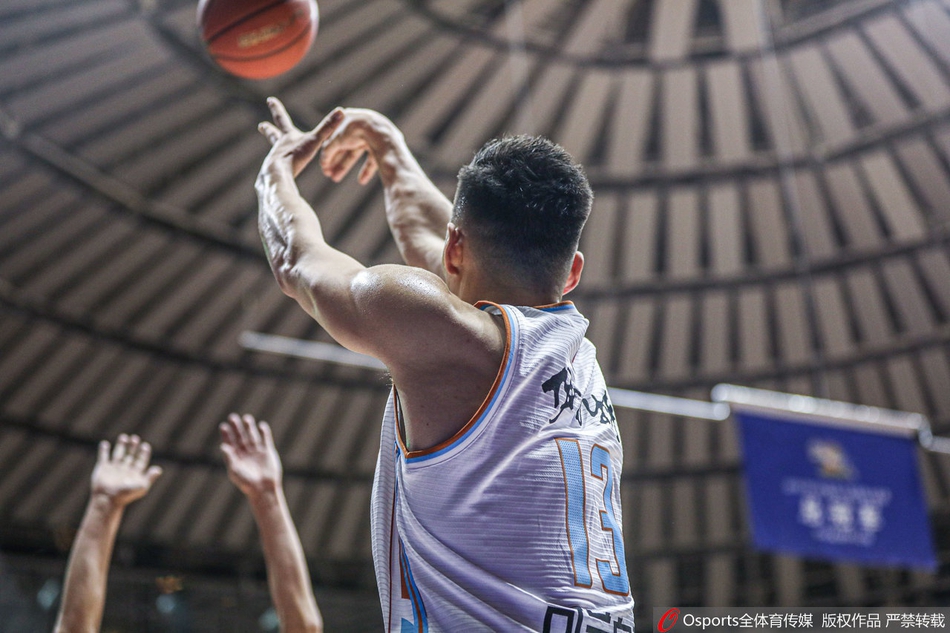 CBA第5轮:新疆112-107吉林