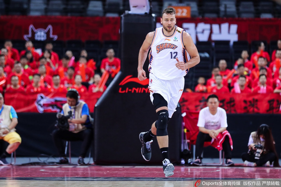 CBA第6轮:深圳VS上海