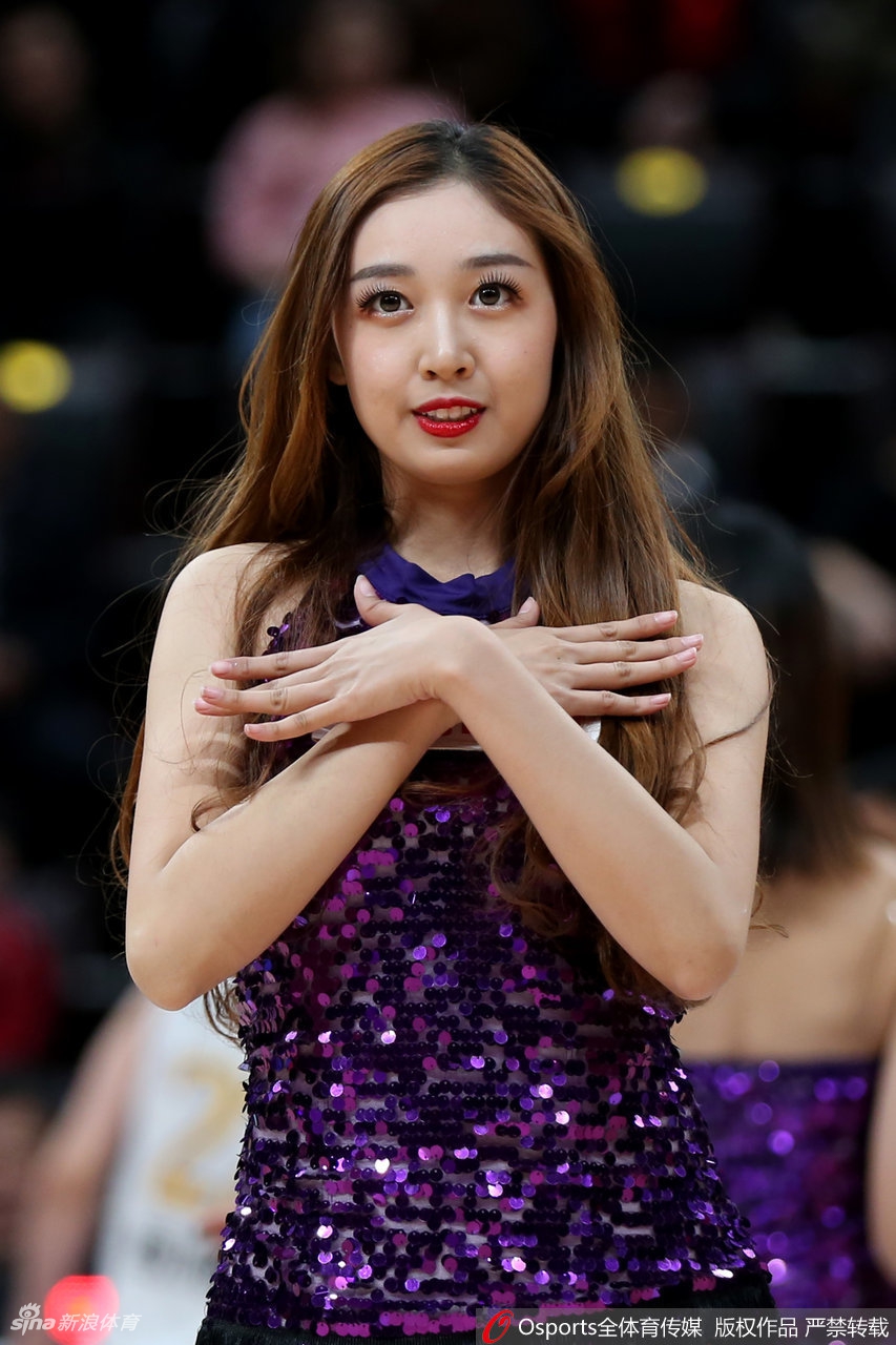 颜值逆天！辽宁啦啦队性感热舞