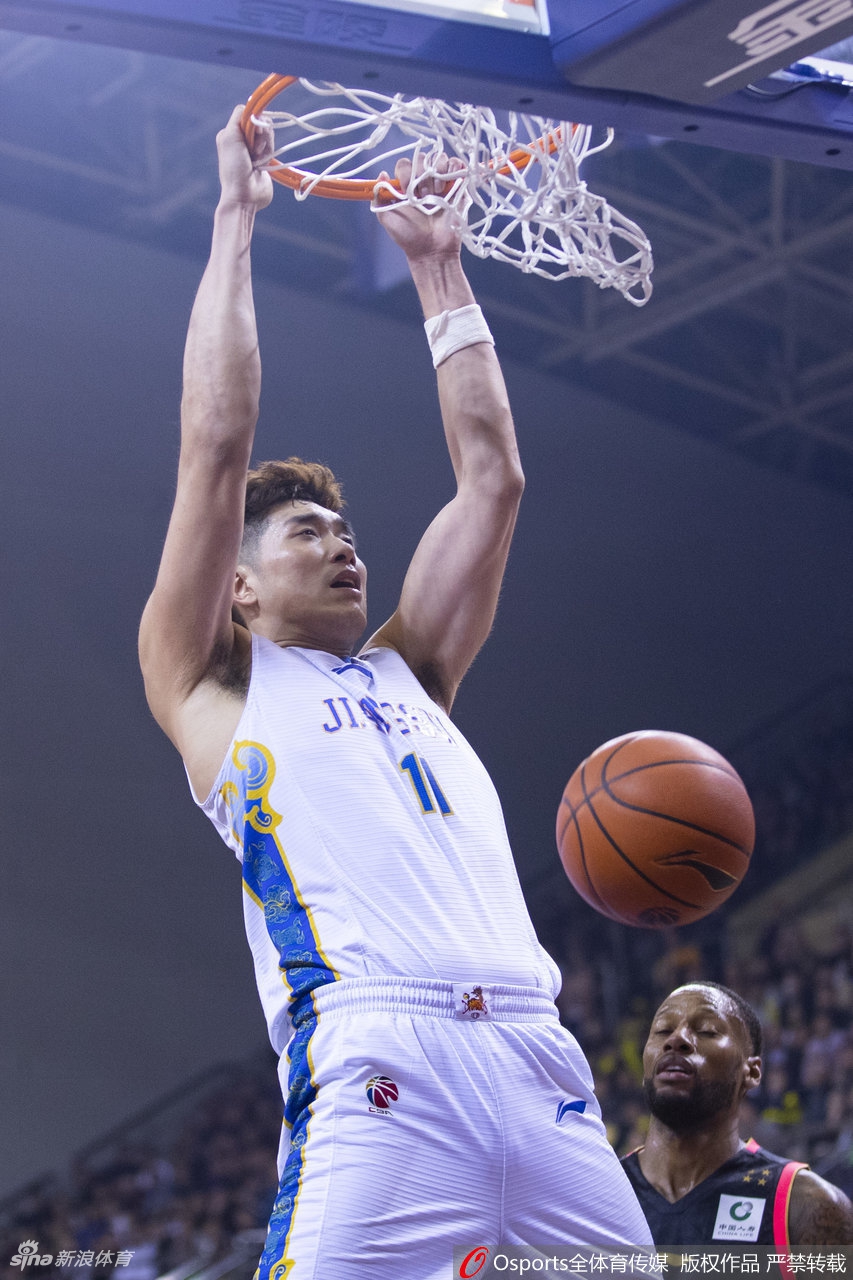 CBA1/4决赛：肯帝亚108-135广东