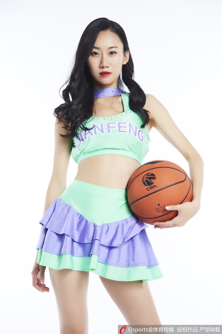 性感篮球宝贝助威北京下赛季卷土重来