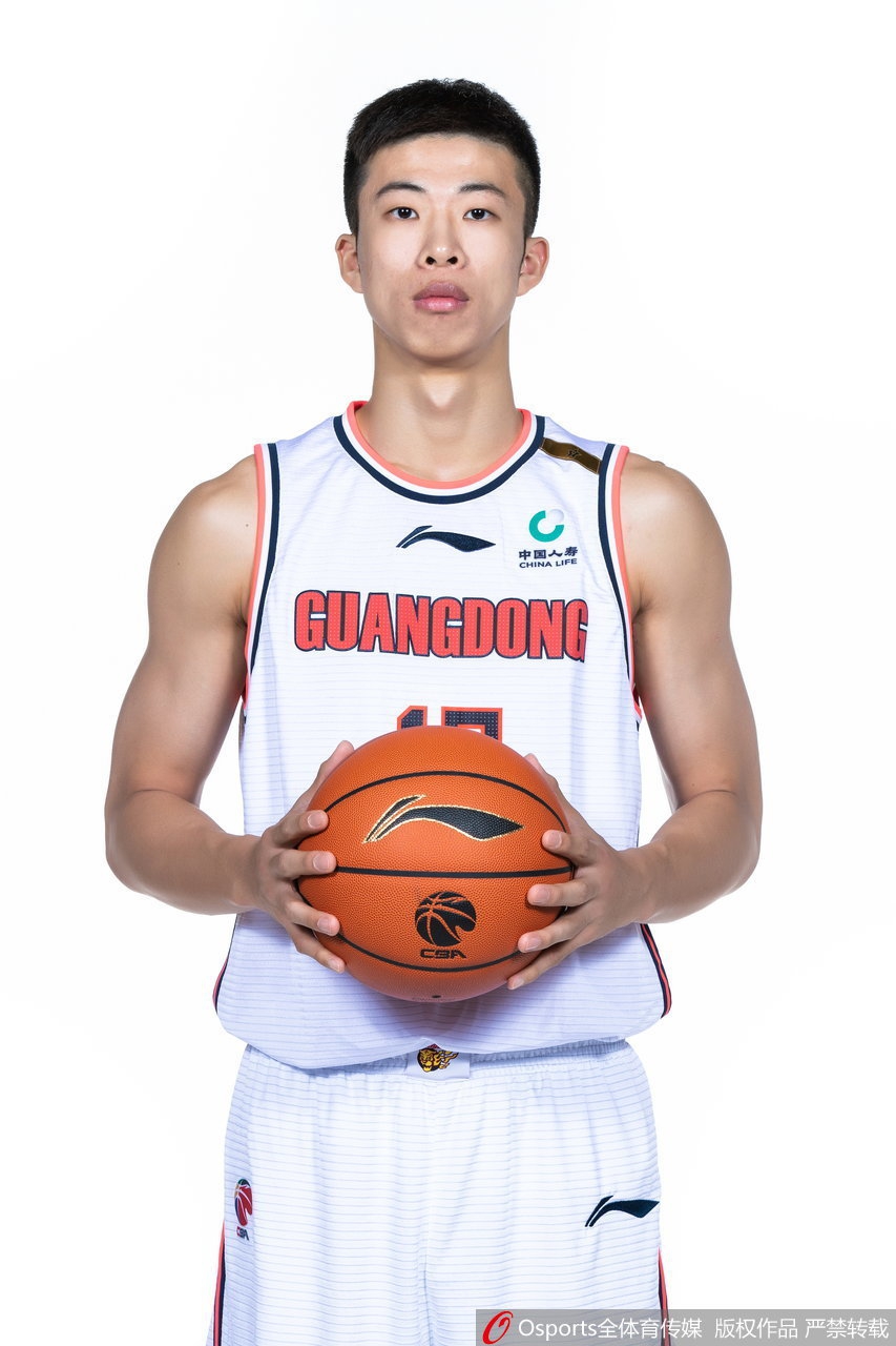 广东队新赛季定妆照出炉!