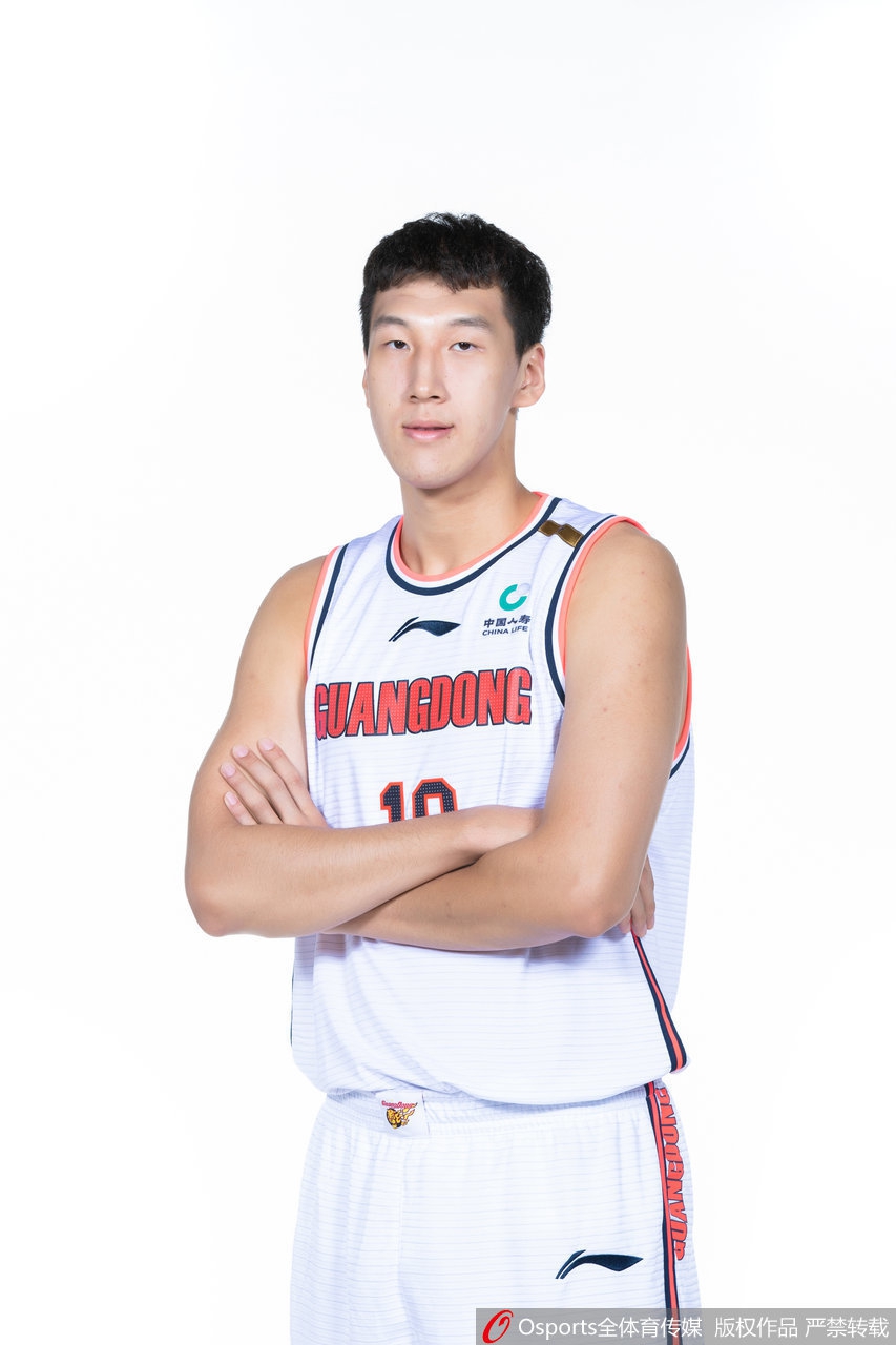 广东队新赛季定妆照出炉!