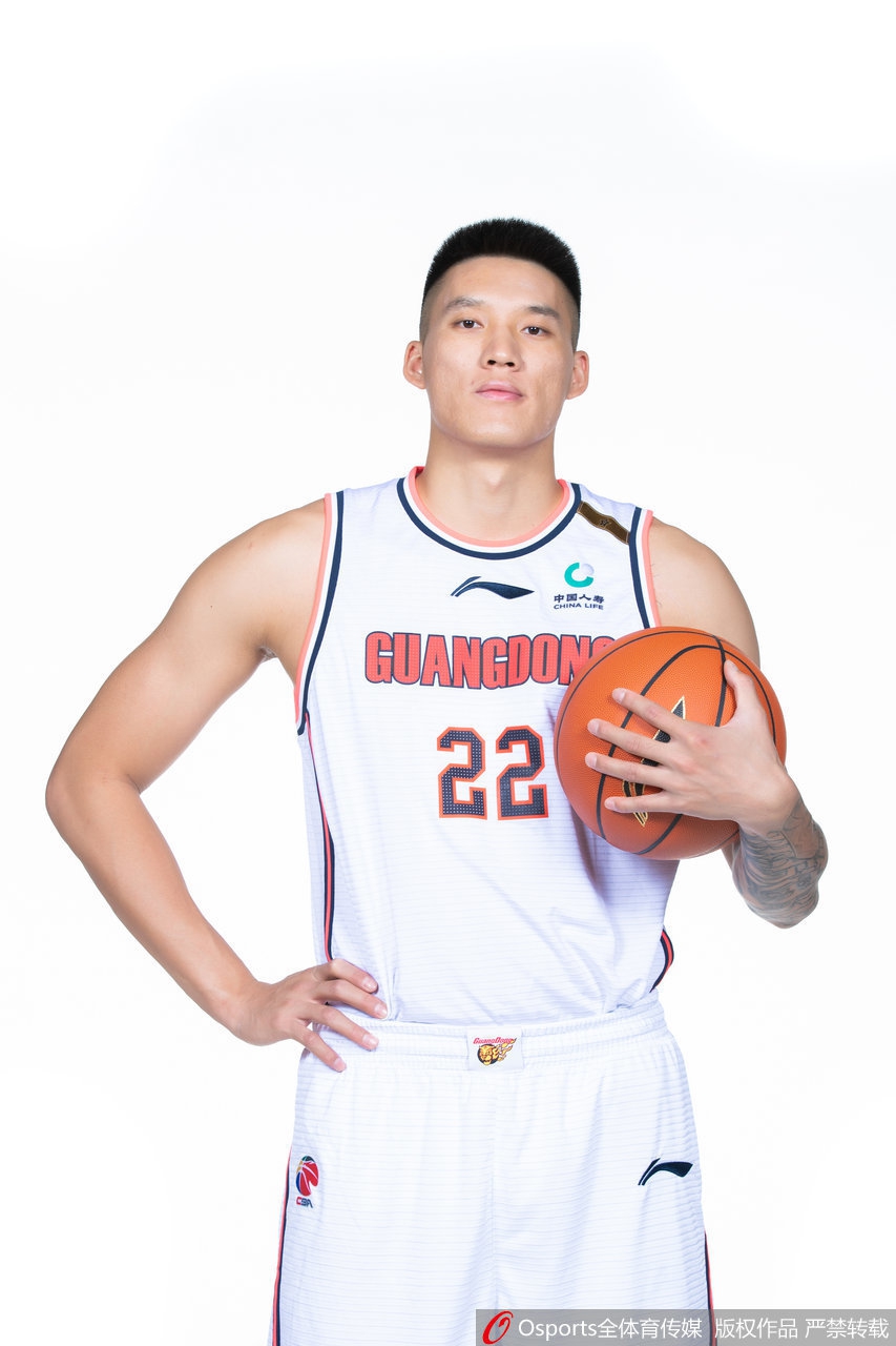 广东队新赛季定妆照出炉!