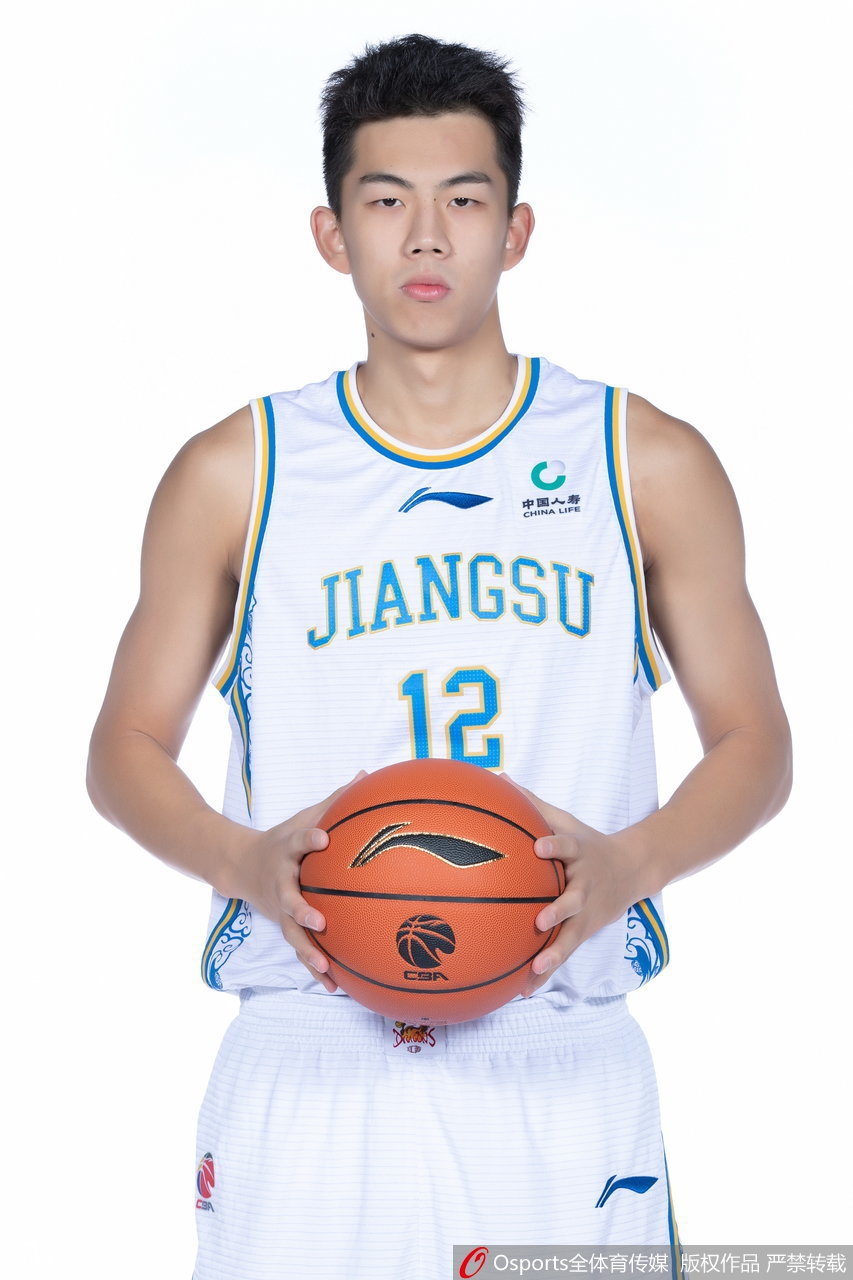 肯帝亚新赛季官方写真出炉