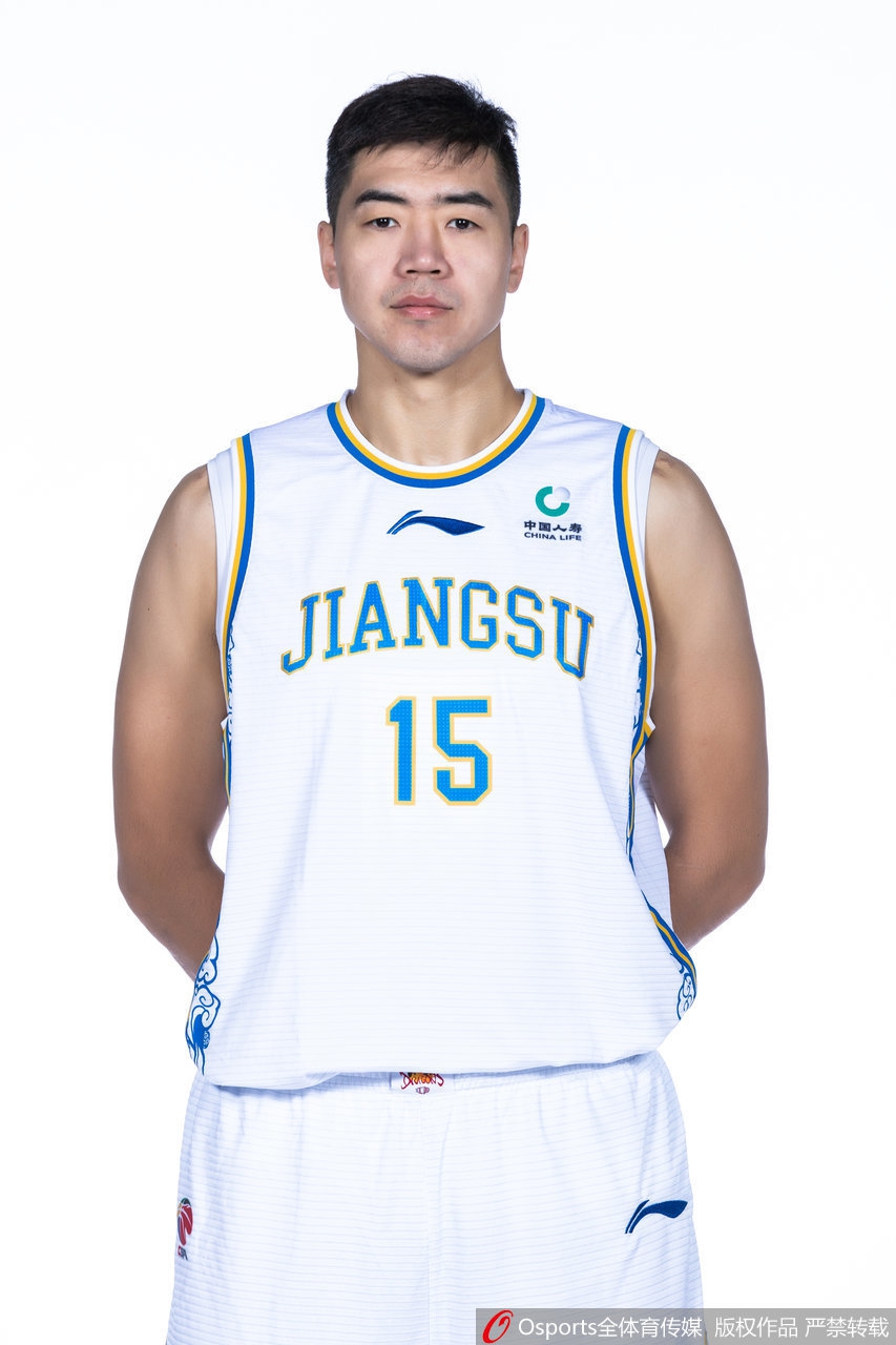 肯帝亚新赛季官方写真出炉