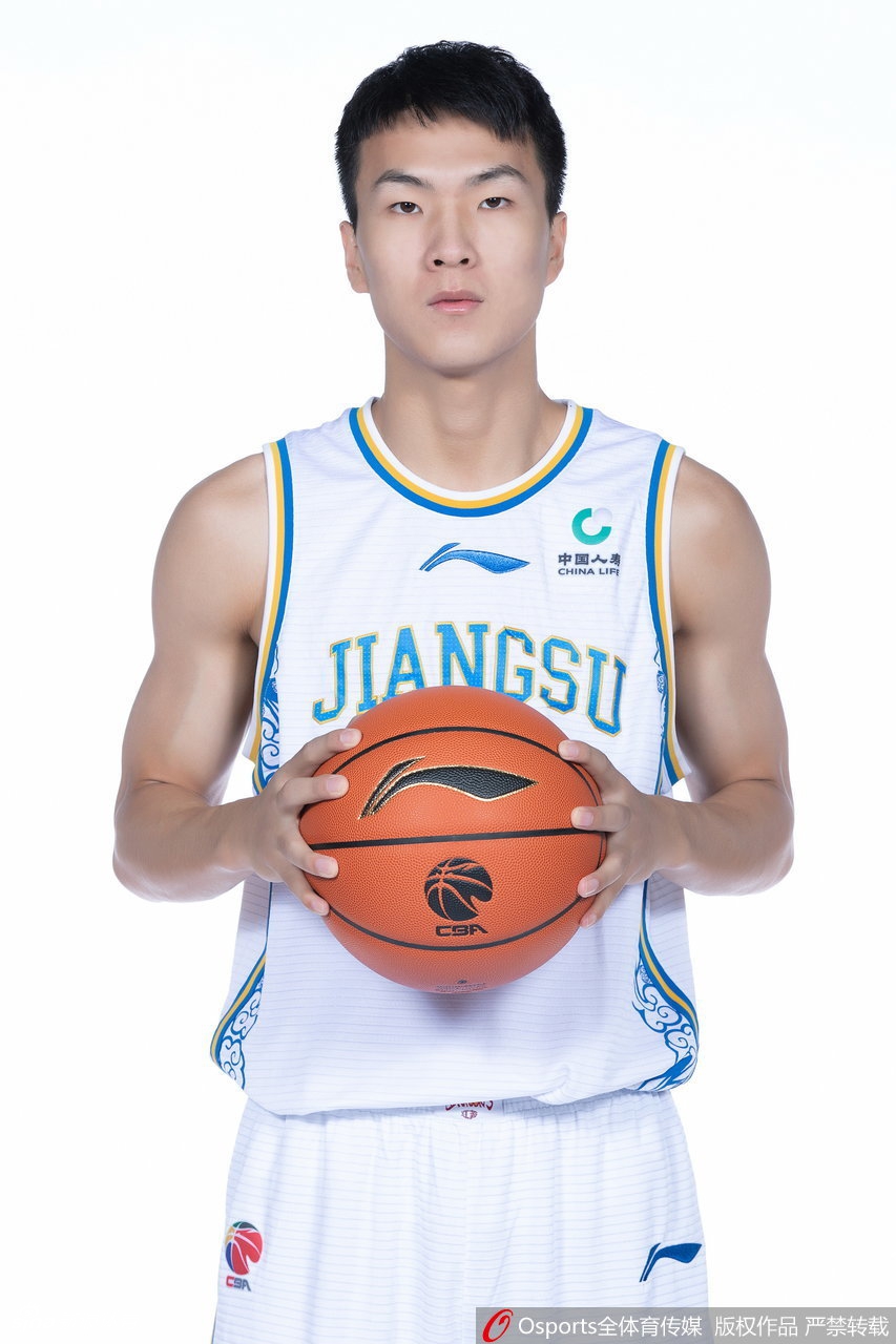 肯帝亚新赛季官方写真出炉