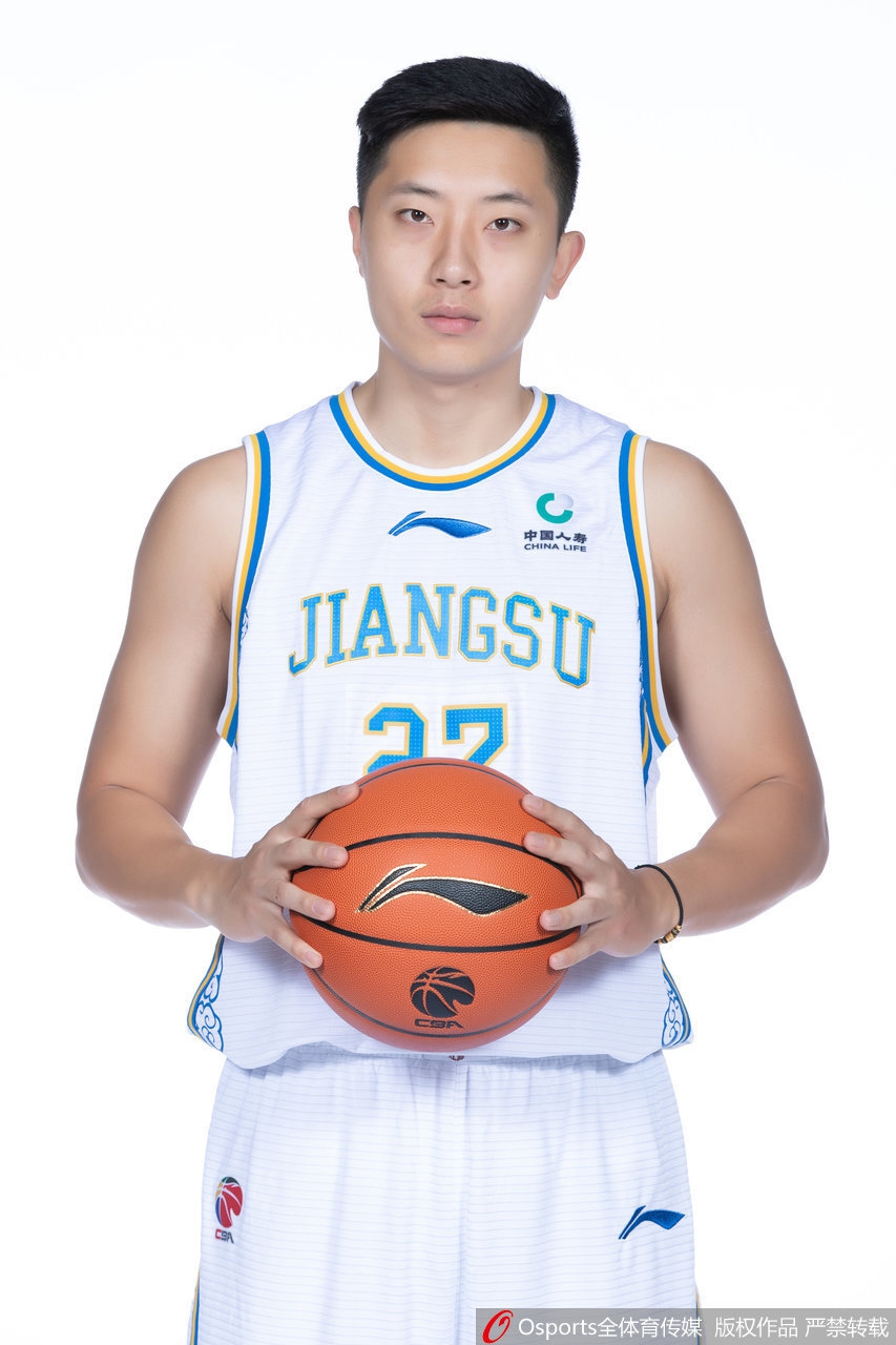 肯帝亚新赛季官方写真出炉