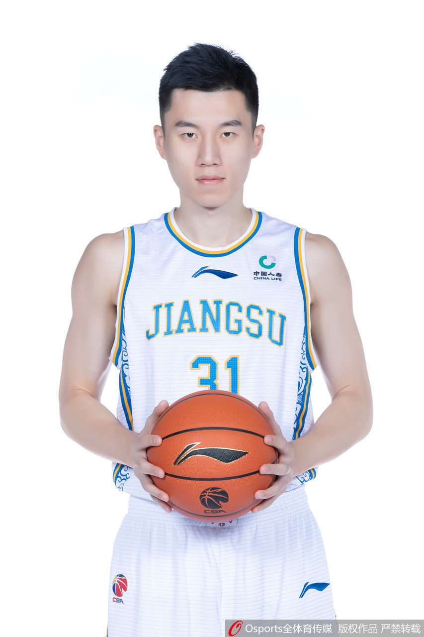 肯帝亚新赛季官方写真出炉