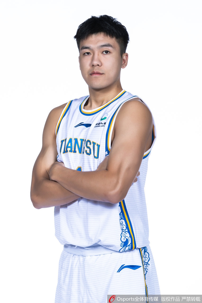 肯帝亚新赛季官方写真出炉