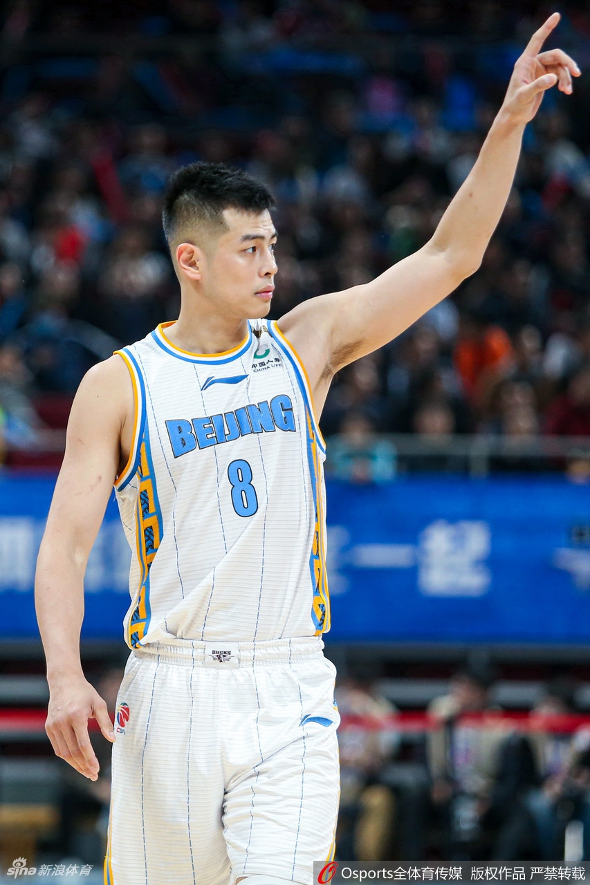 CBA第3轮:北京94-88上海